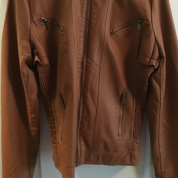 Perfect for fall, zipper jacket! - Picture 3 of 4