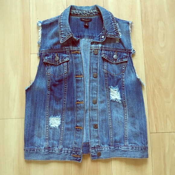 Charlotte Ronson Jackets & Blazers - I ❤️ Ronson Denim Vest