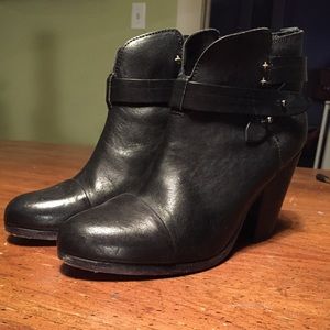 Size 38/8 Rag and Bone black leather Harrow boots