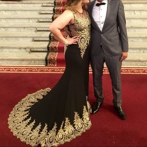 Beautiful Long Gold & Black Dress