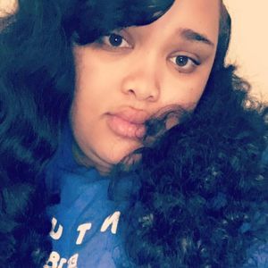 Meet your Posher, Simone