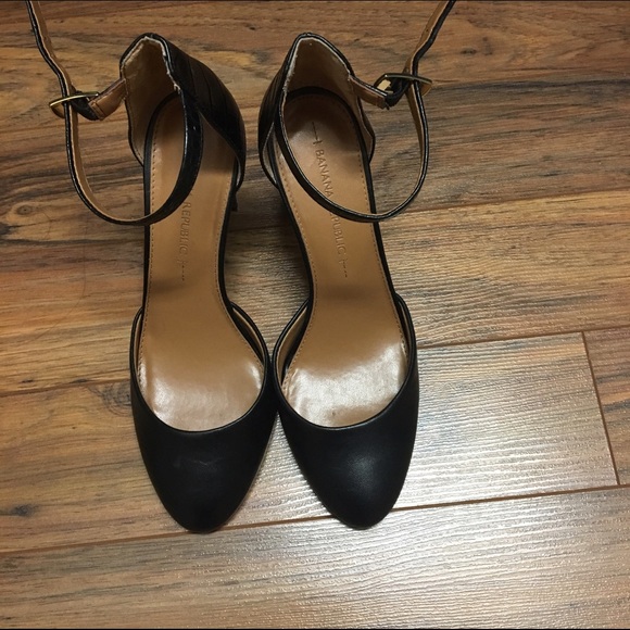 Banana Republic shoes