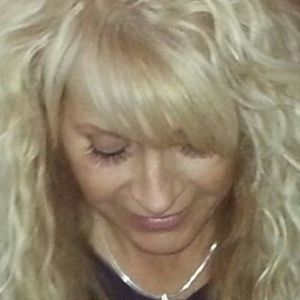 Meet your Posher, Val