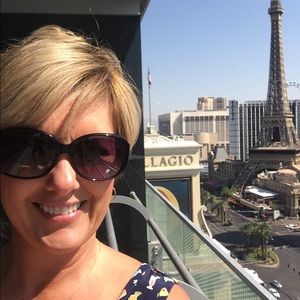 Meet your Posher, Michele
