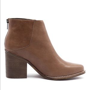 NWT Sol Sana booties!