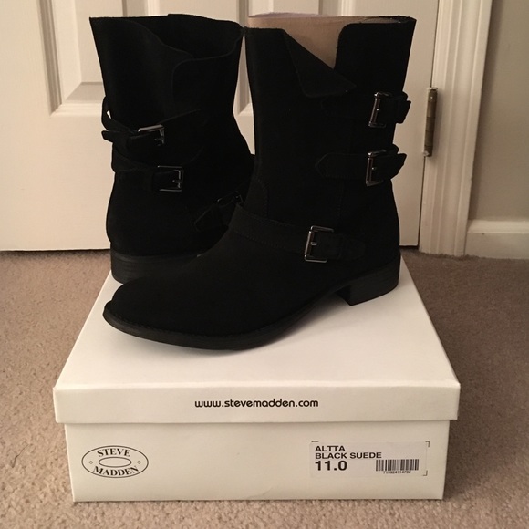 NEW IN BOX Suede Booties - Picture 2 of 3