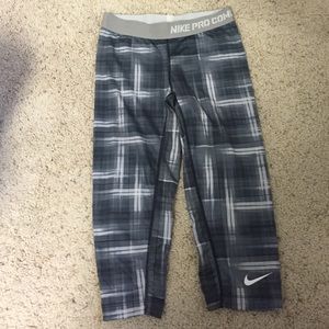 Nike Pro crop