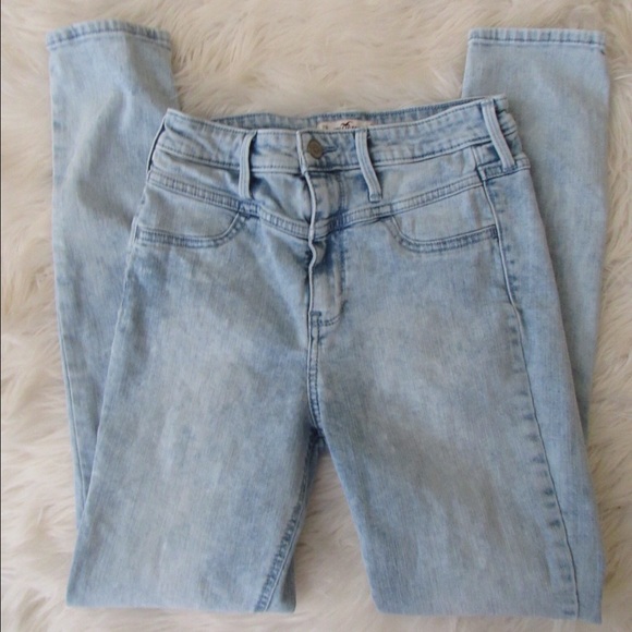 Hollister High-Waisted Jeans