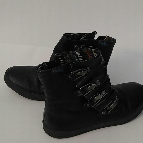 Like new black boots