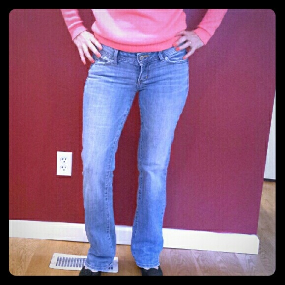 American Eagle light wash jeans size 4