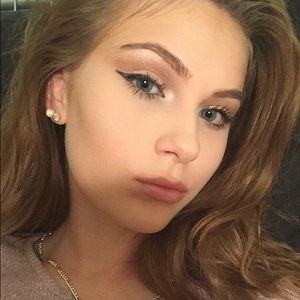 Meet your Posher, Tiara