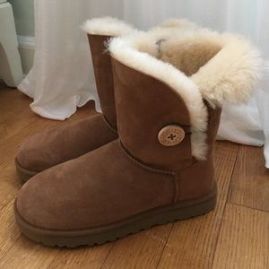 Ugg Bailey Button II