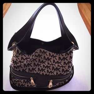 Like new beautiful Michael kors bag