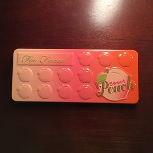 Limited Edition Too Faced Sweet Peach Pallet