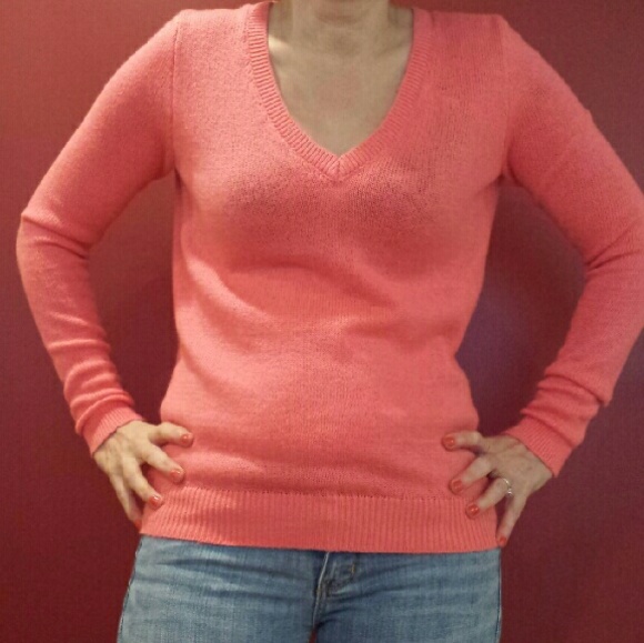 Soft V-neck Abercrombie and Fitch sweater