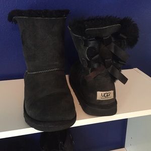 Black Bailey Bow Uggs
