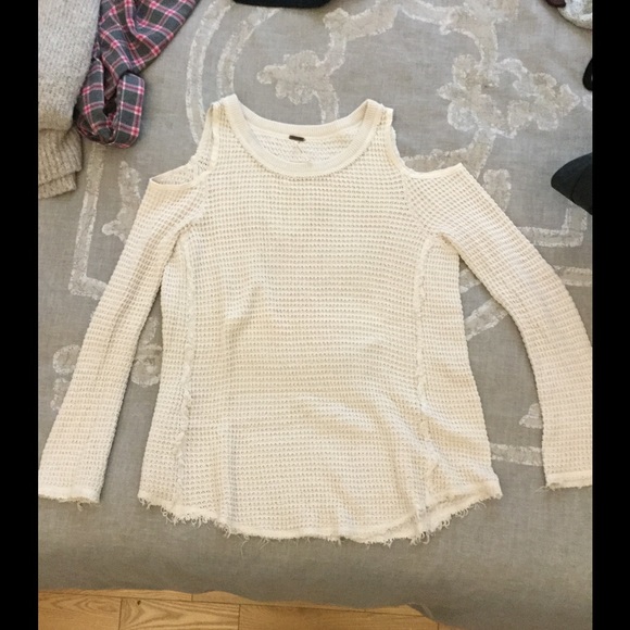 Free people lot: 2 sweaters, 1 thermal and blouse - Picture 2 of 3