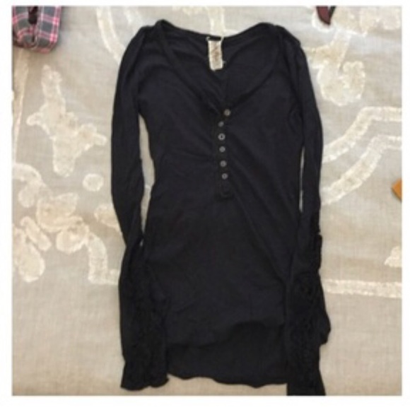 Free people lot: 2 sweaters, 1 thermal and blouse - Picture 1 of 3