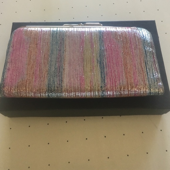 Lodis clutch originally $250