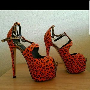 High heels shoes