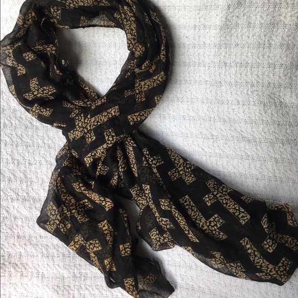 Cross Printed Scarf✝️ - Picture 2 of 3