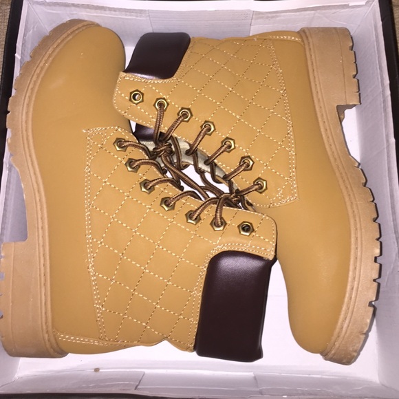 **TIMBERLAND LOOK ALIKES**