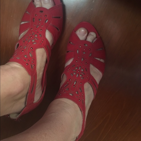 Red platform shoes with rivetsNWOB.