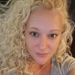 Meet your Posher, Laurie