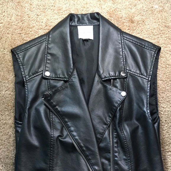 Urban Outfitters Vest - Picture 3 of 3