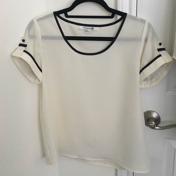 Cream short sleeve blouse size small