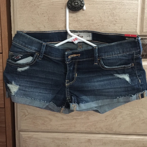 Hollister Jean Low Rise Short NWT Size w25