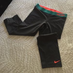 NIKE PRO crops