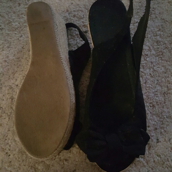 Fashion Bug black peep-toe wedge, 7.5. - Picture 3 of 3