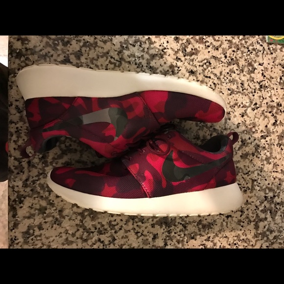 Red Camo Roshe Runs