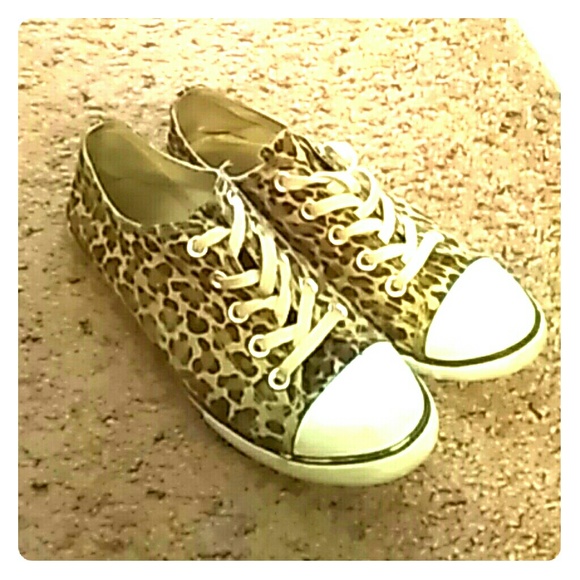 Aeropostale converse