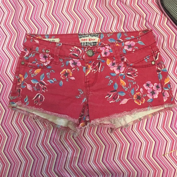 Shorts - Picture 1 of 2