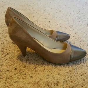 C. Label 3 inch heel