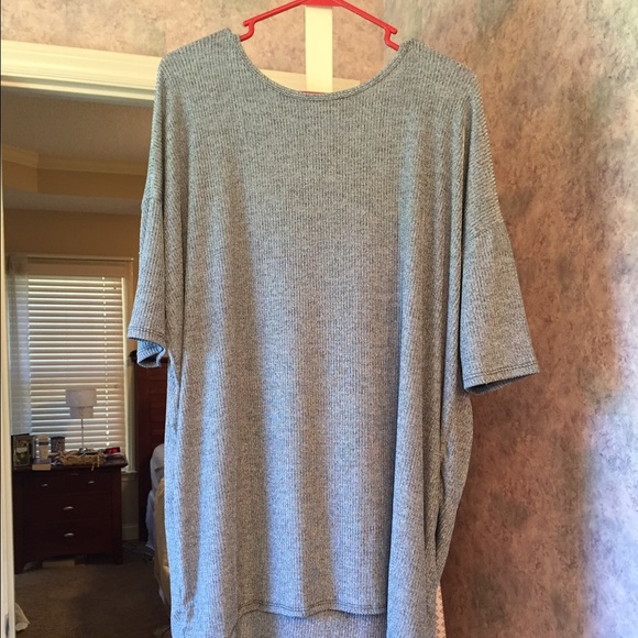 Lularoe Irma Grey (L)