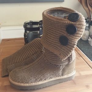 Like new sweater UGG's