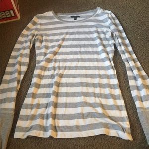 American eagle stripped grey and white long sleeve