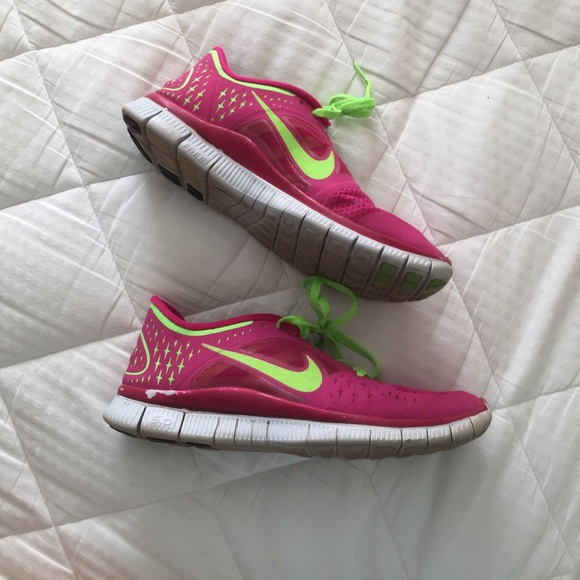 Nike Free Runs Pink