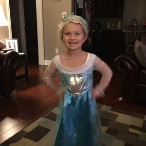 Meet your Posher, Crystal