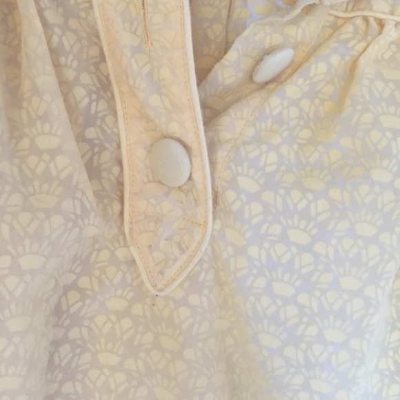 Super cute yellow French connection blouse - Picture 2 of 4