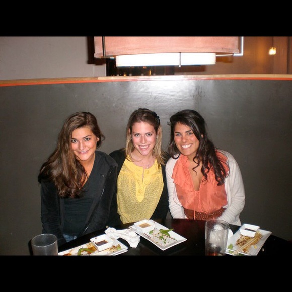 Super cute yellow French connection blouse - Picture 1 of 4