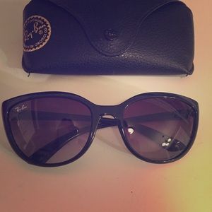 Women's Rayban sunglasses
