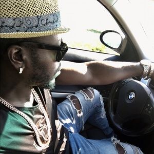 Meet your Posher, Amos