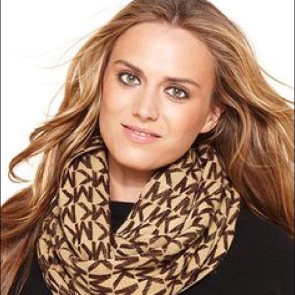 MUST GO: Micheal Kors logo infinity scarf