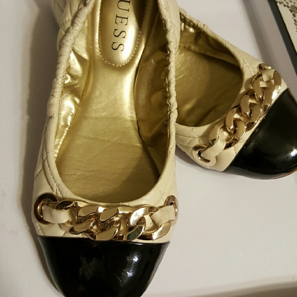 Guess flats - Picture 3 of 4