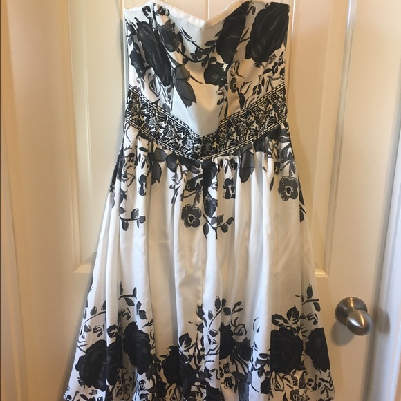 Strapless short dress