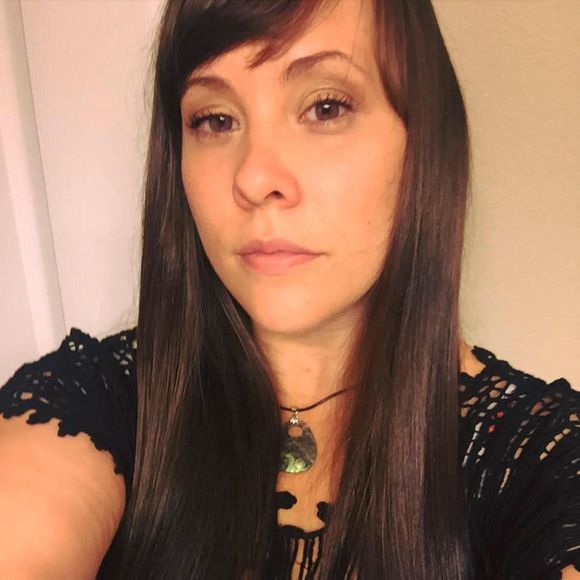 Meet your Posher, Alexis